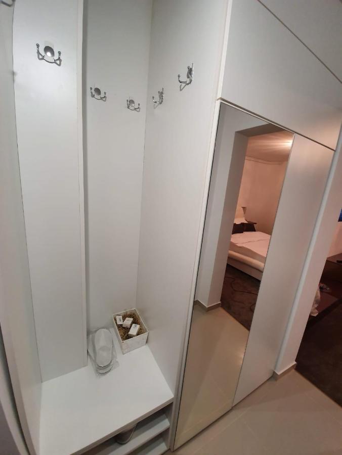Garsoniera Mihaela Apartment เดวา ภายนอก รูปภาพ